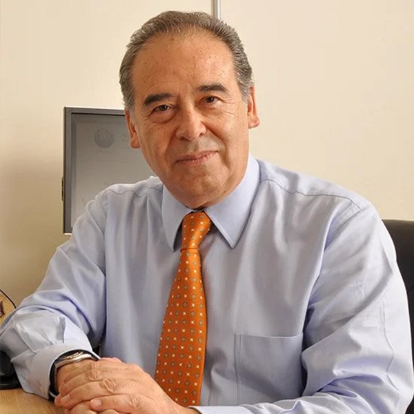 Dr. Manuel Urbina Fuentes
